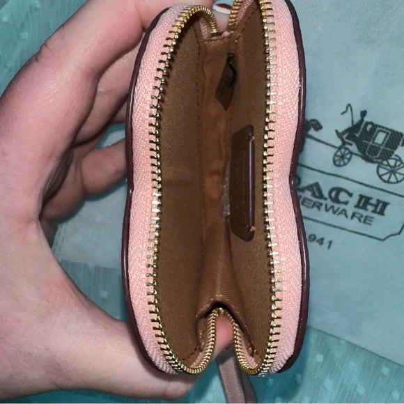 Coach Heart-Shaped Wristlet Mushroom Snail Cake NWT $150 - Picture 8 of 10